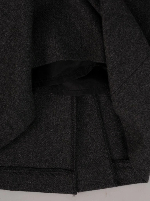 Elegancka szara sukienka midi o prostym kroju – modelująca sylwetkę baza pod żakiet 23485