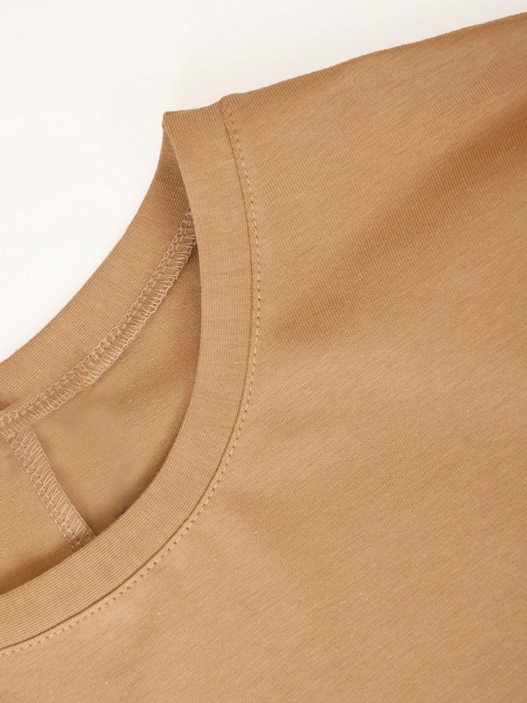 Elegancka bluzka bawełniana z długim rękawem camel – prosty fason z przedłużanym tyłem 41543