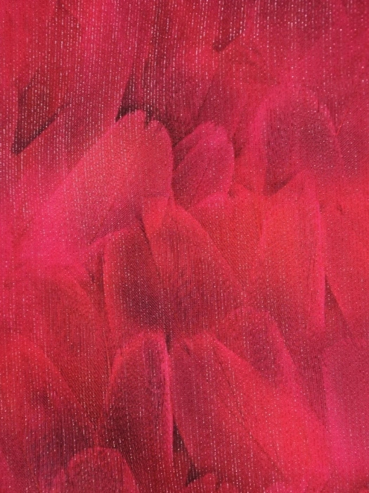 Elegancki komplet wizytowy fuksja – sukienka midi z żakietem 3/4, połyskujący wzór wysmuklający sylwetkę 38496