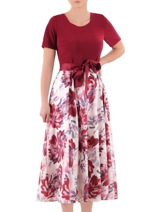Elegancka wiśniowa sukienka rozkloszowana maxi w kwiaty – kobiecy krój modelujący talię 35511
