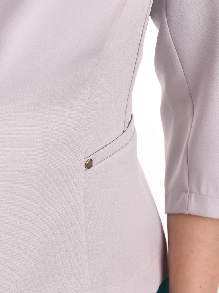 Popielata klasyczna marynarka na lato z kołnierzem – fason z rękawem 3/4 wysmuklający ramiona 40040