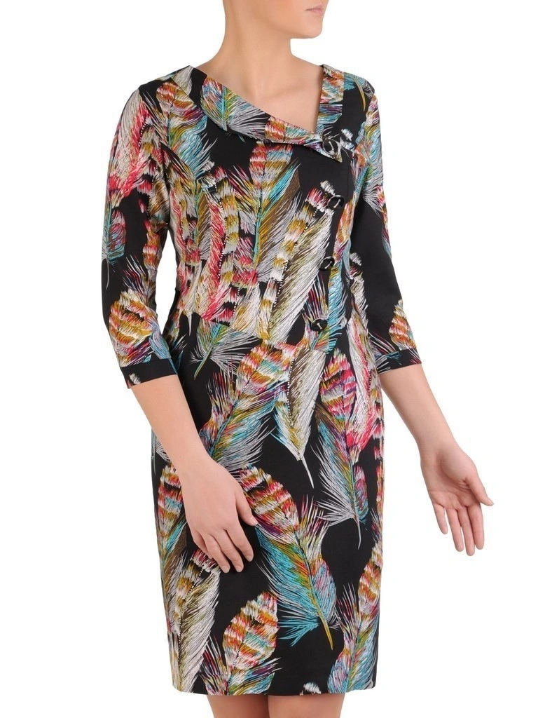 Elegancka sukienka midi we wzory z dekoltem w serek – prosty krój wysmuklający sylwetkę 25452