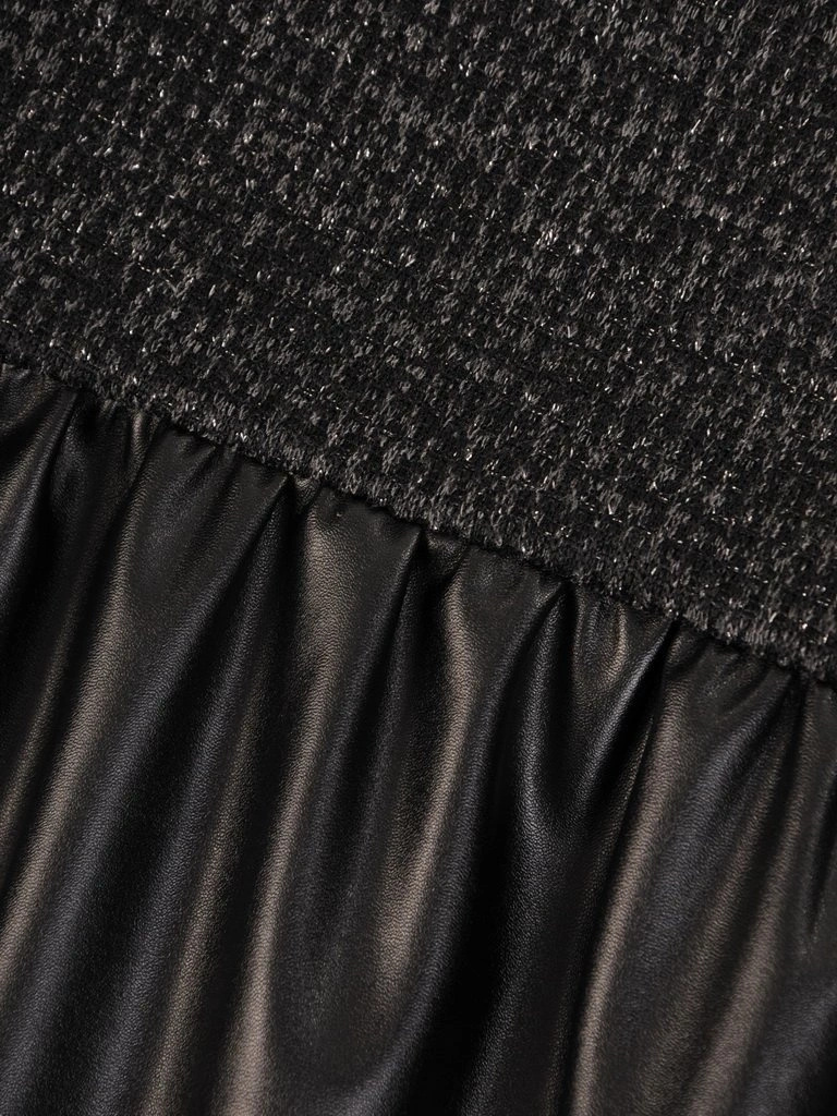 Elegancka sukienka trapezowa czarna – przedłużane boki optycznie modelują sylwetkę 27973