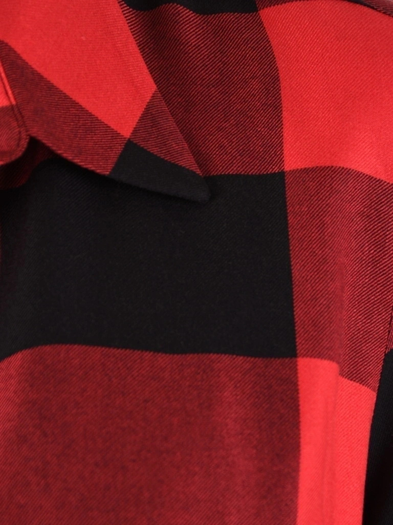 Czerwona koszula w kratę z długim rękawem – luźny krój, który wysmukla sylwetkę i dodaje swobody 40931