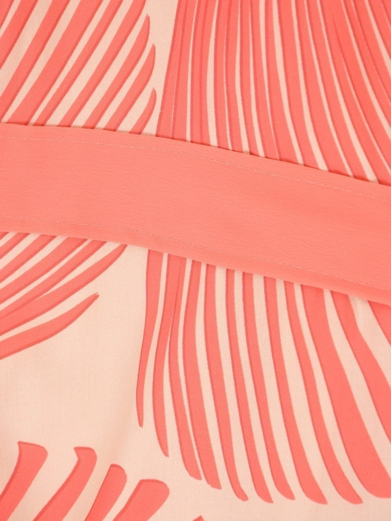 Koralowa sukienka letnia maxi wiskozowa na wesele – rozkloszowany fason z wiązaniem 42063