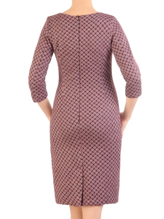 Elegancka fioletowa sukienka jesienna do pracy – prosty fason modelujący sylwetkę zaszewkami 34363