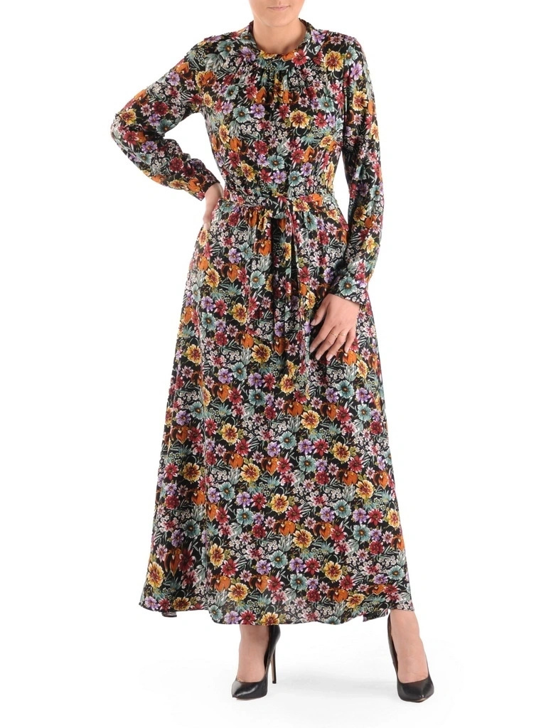Jesienna sukienka rozkloszowana maxi w kwiaty – kobiecy krój ze stójką i elastyczną talią 38663