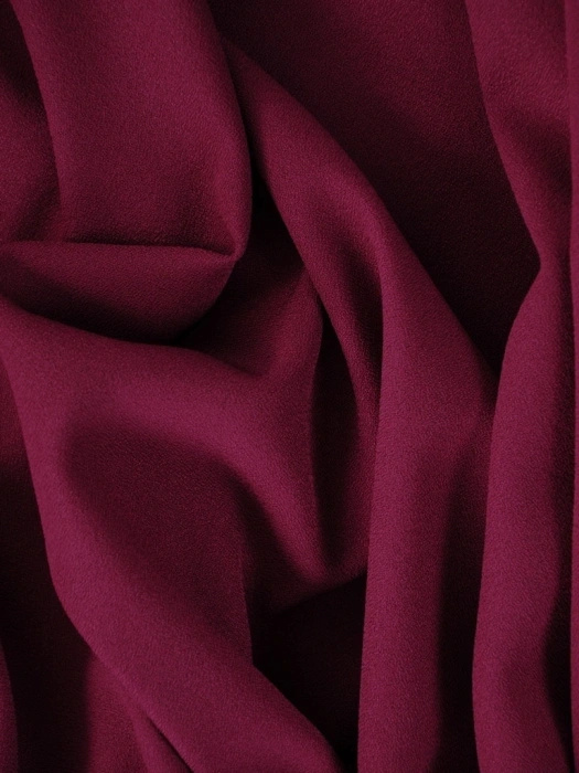 Elegancka sukienka rozkloszowana midi fuksja – kobiecy fason z wiązaniem modelujący talię 38766