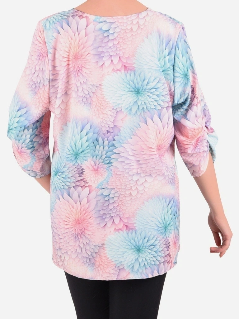 Elegancka bluzka damska wiskozowa w kwiaty – prosty fason z ozdobnymi guzikami 41094