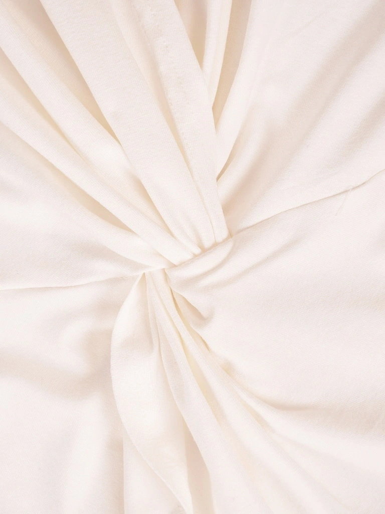 Elegancka biała bluzka do biura z rękawem 3/4 – fason z marszczeniami dyskretnie wyszczuplający 41729
