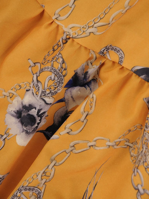 Rozkloszowana sukienka z tkaniny, kreacja z gumką w pasie i falbaną 24619