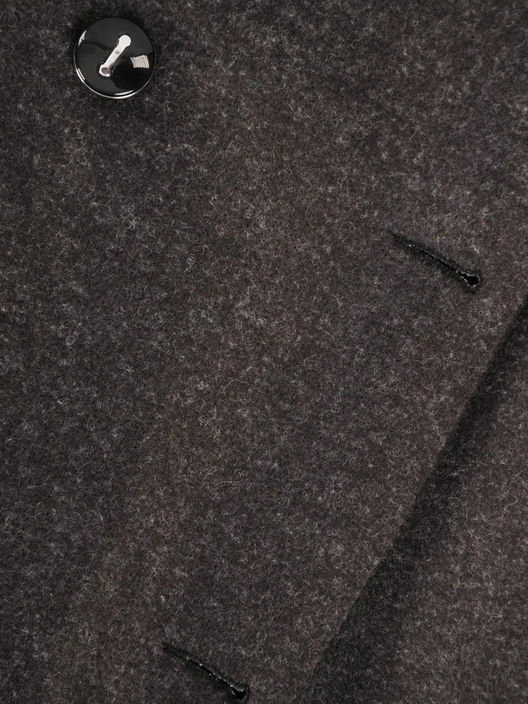 Elegancki płaszcz damski na jesień i zimę grafitowy – prosty fason z paskiem modelującym talię 34112