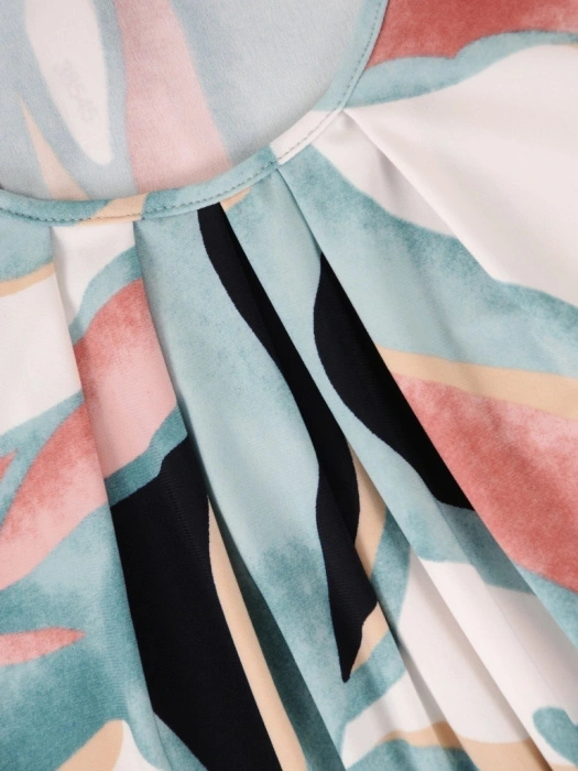 Elegancka bluzka damska wiskozowa w odcieniach zieleni – luźny krój z ozdobnym dekoltem 38545