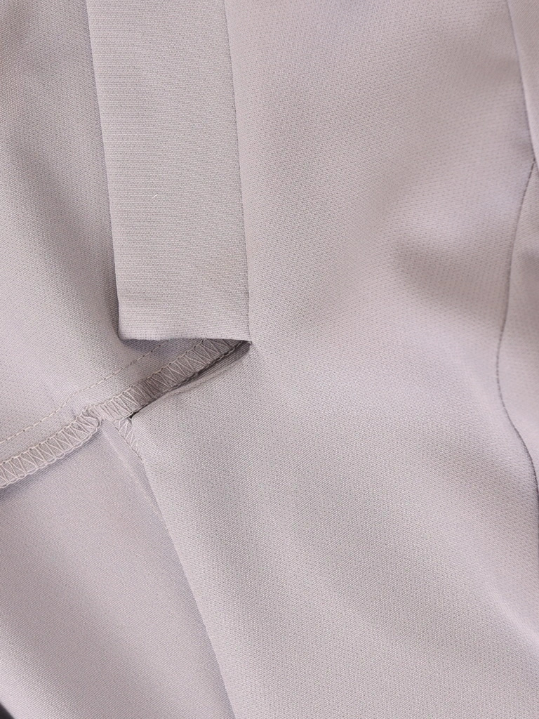 Garsonka damska na wesele szara w kwiaty – wysmuklający fason z rozkloszowaną sukienką 39882