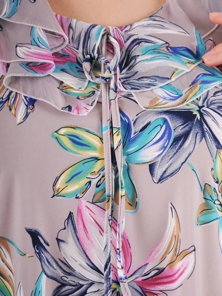Elegancka szara bluzka wizytowa w kwiaty – prosty fason z szyfonowym detalem 35896
