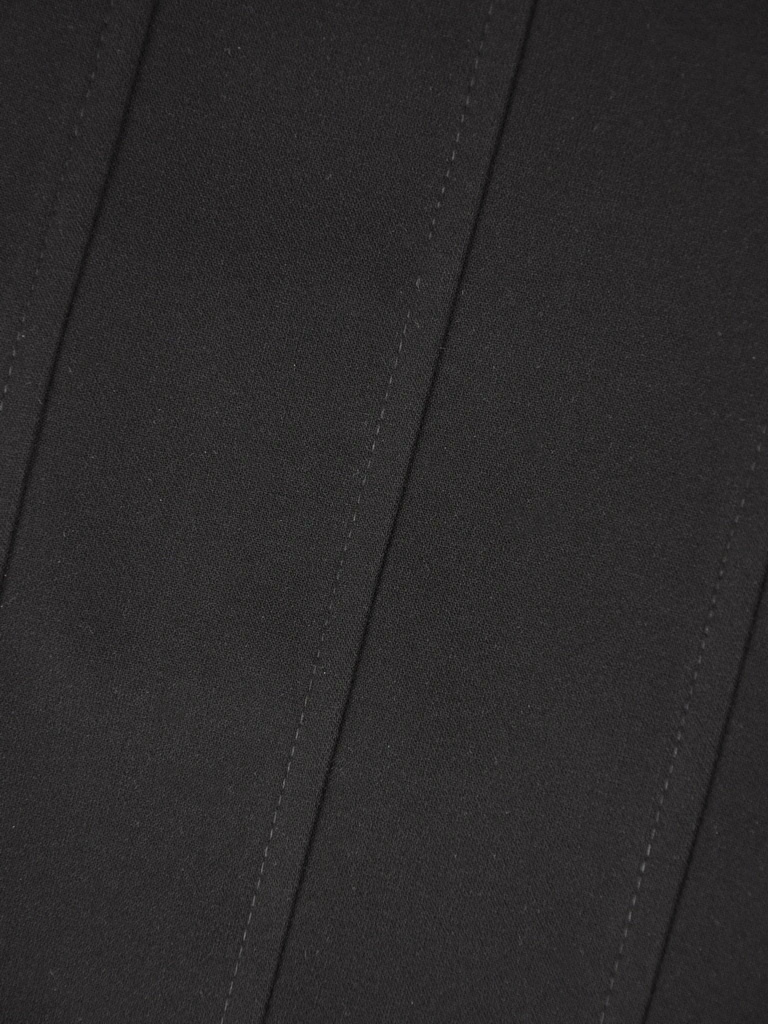 Elegancka czarna spódnica prosta na jesień – komfortowa gumka w pasie podkreślająca talię 42278