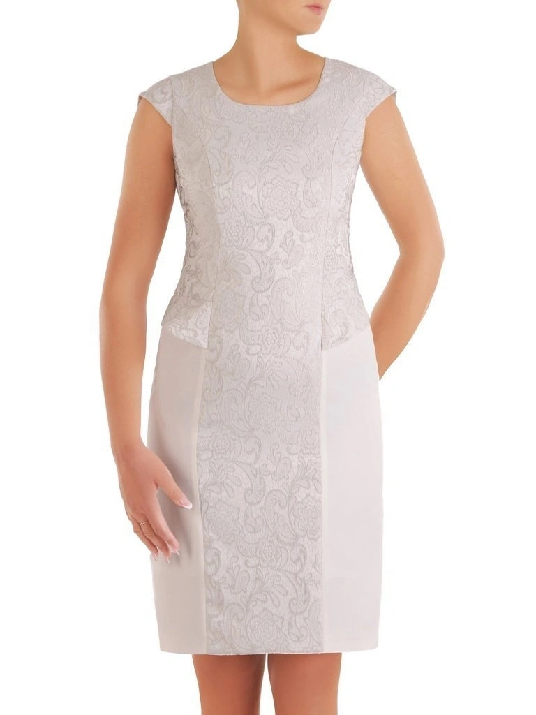 Elegancki kostium damski w kwiaty z sukienką midi – prosty krój z modelującymi przeszyciami 26716