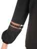 Czarna bluzka z koronkowymi wstawkami na rękawach 31941