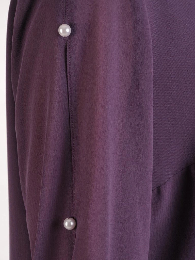 Elegancka fioletowa sukienka trapezowa do kolan – ozdobne rękawy 3/4 z perełkami 25807