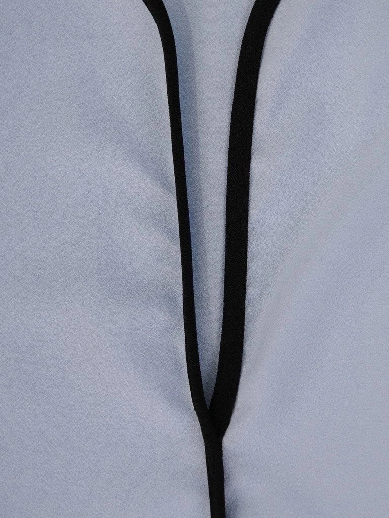 Elegancka wiskozowa bluzka damska z dekoltem V – prosty fason z lamówką doskonały pod żakiet 11747