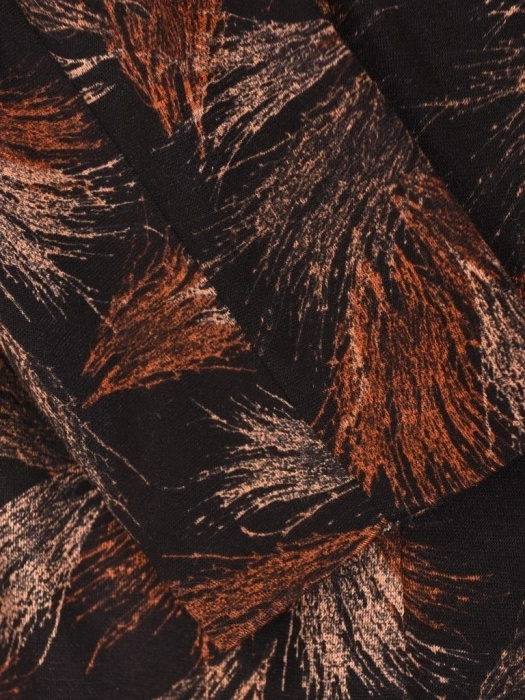 Rozkloszowana sukienka jesienna maxi z rękawem 3/4 – stylowy print i pasek podkreślający talię 40295