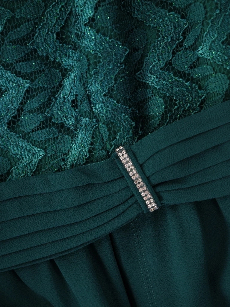 Elegancka suknia wieczorowa maxi butelkowa zieleń – rozkloszowany fason z wysmuklającym dekoltem w serek 38764
