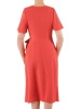 Elegancka czerwona sukienka rozkloszowana maxi – kobiecy fason z falbaną wysmuklający sylwetkę 36149