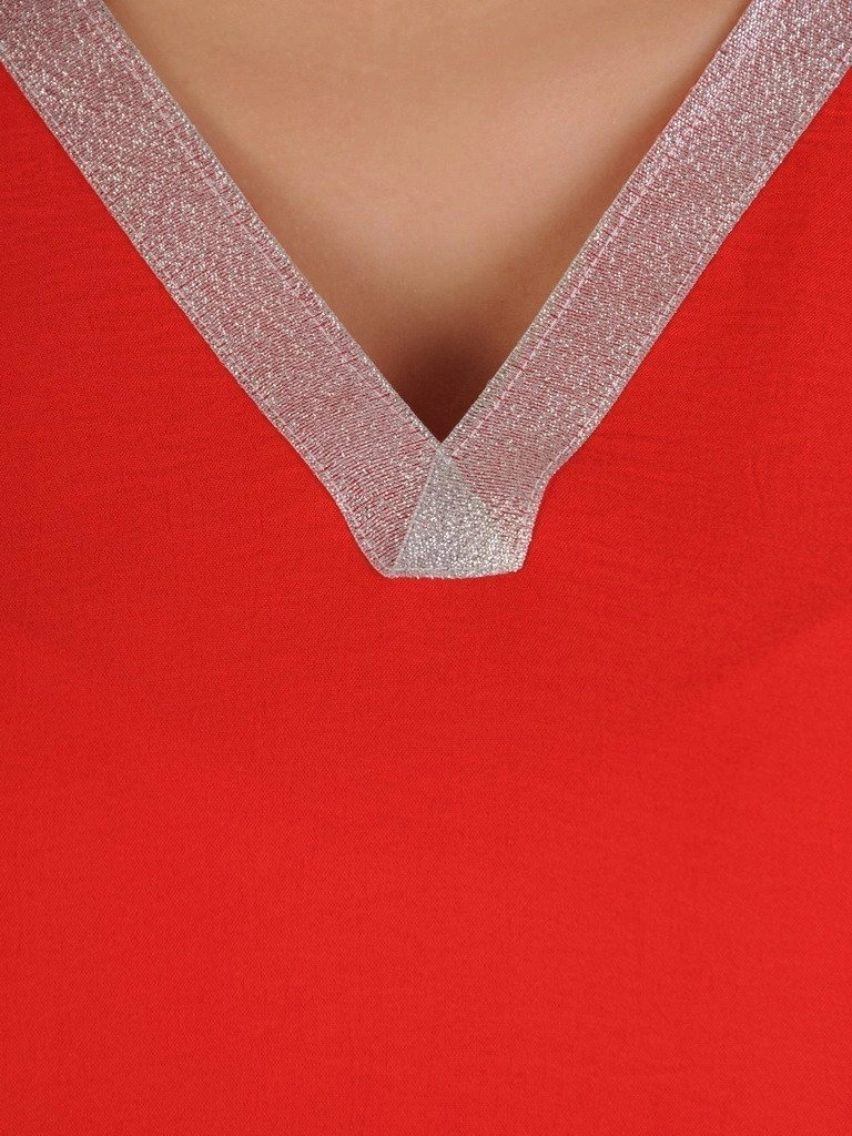 Czerwona bluzka wizytowa na andrzejki i święta – prosty krój ze srebrną lamówką 20769