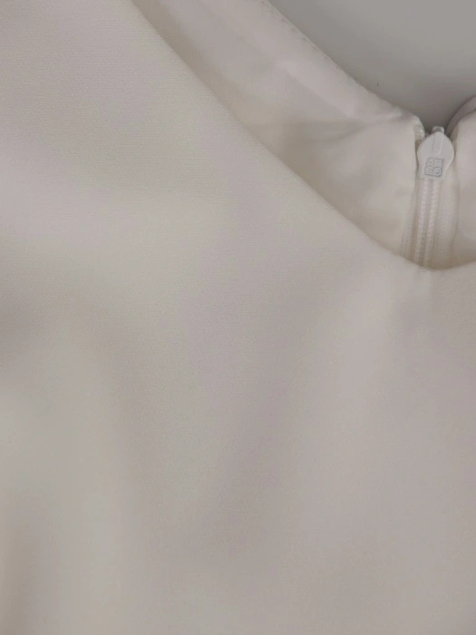 Elegancki komplet damski z prostą sukienką midi – luźna narzutka we wzory tuszująca biodra 15383