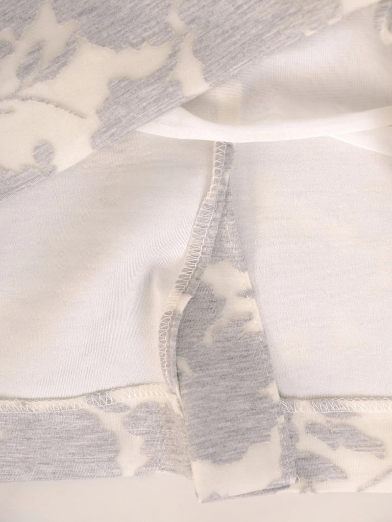 Elegancka spódnica midi o prostym kroju w kwiaty – kobiecy fason z rozcięciem z tyłu 28311