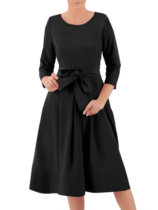 Elegancka czarna sukienka rozkloszowana midi – modelujący sylwetkę krój z rękawem 3/4 38494