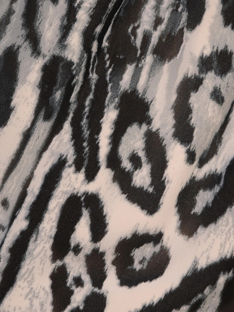 Czarna sukienka rozkloszowana midi w zwierzęcy print – gumka w pasie podkreślająca sylwetkę 30914