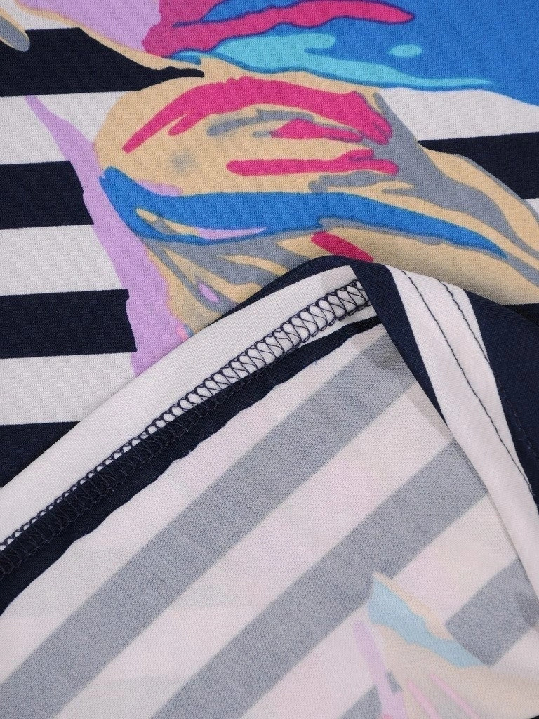 Elegancka bluzka wizytowa w paski ze lśniącym akcentem – prosty fason zapewniający wygodę i szyk 11869