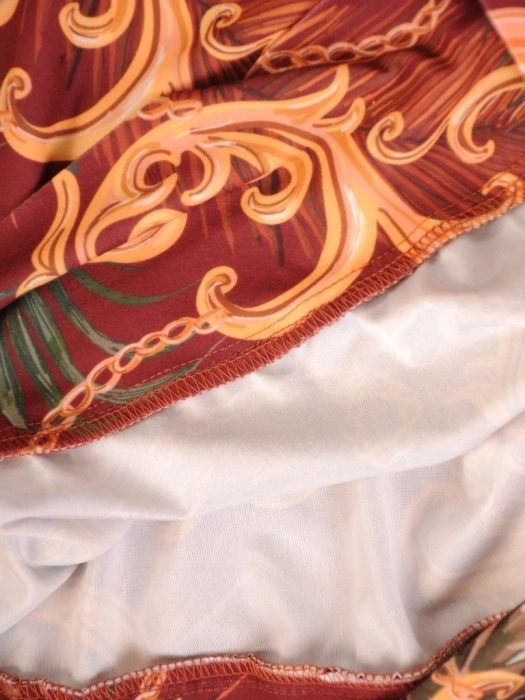 Stylowa bluzka w barokowe ornamenty z dekoltem V – wysmuklający fason zakrywający linię brzucha 32844
