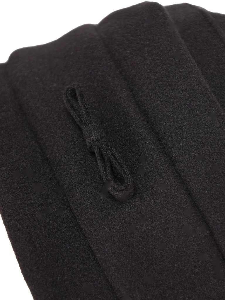 Elegancki czarny kapelusz zimowy cloche – stylowy fason z wywiniętym rondem 42727