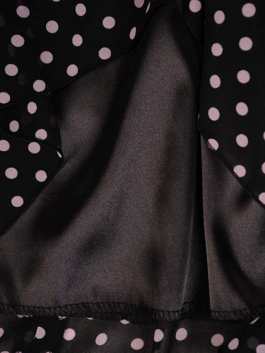 Czarna sukienka w drobne grochy, luźna kreacja z szyfonu 19864.