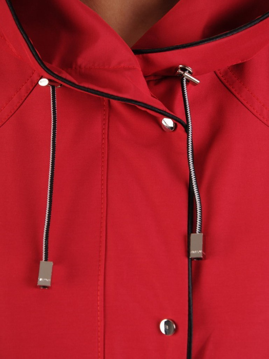 Czerwona kurtka z ozdobnymi zamkami 24636