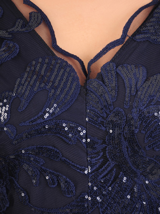 Granatowa suknia maxi, wieczorowa kreacja zdobiona cekinami 30590