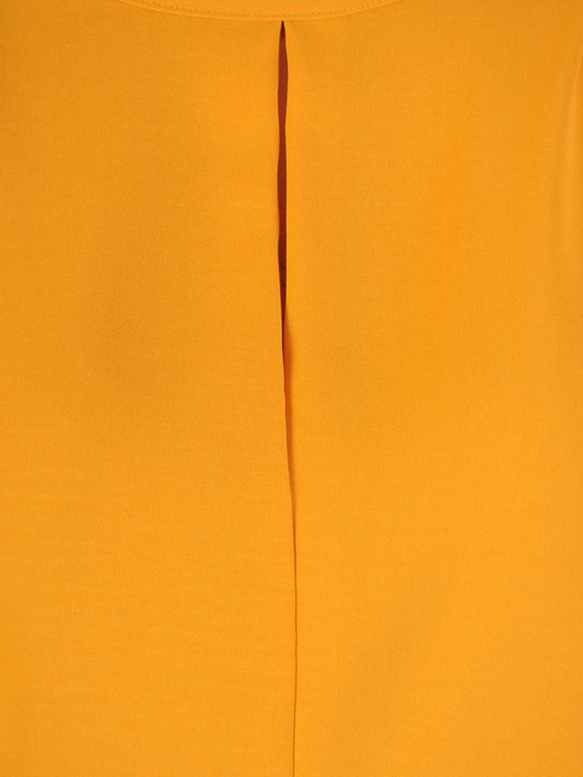 Musztardowa bluzka z ozdobnym wycięciem przy dekolcie 33366