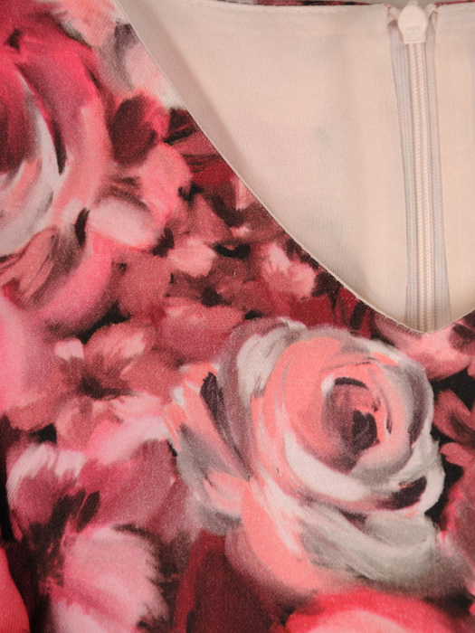 Sukienka w kwiaty z ozdobną falbaną po skosie 33601